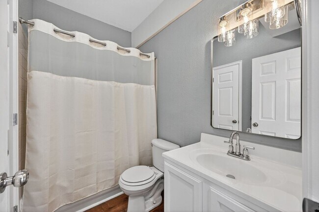 Building Photo - Charming 2BR Condo in Arvada