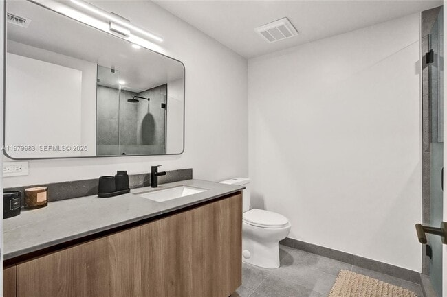 Building Photo - 121 NE 5th St