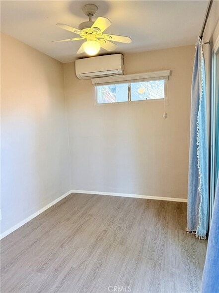 Building Photo - 1542 E Woodbury Rd