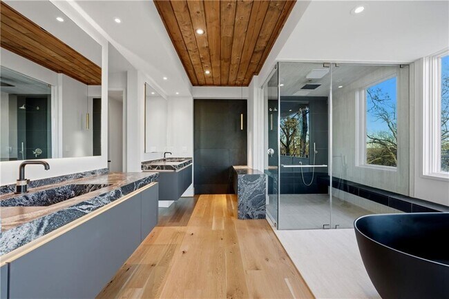 Building Photo - 1033 Reeder Cir NE