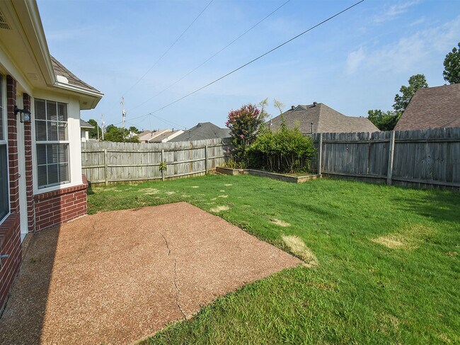 Building Photo - 3 Bedroom, 2 Bath Near Whitten and Dexter