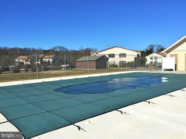 Building Photo - 24 Pickwick Pl