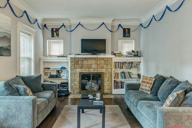 Building Photo - 6415 Cates Ave