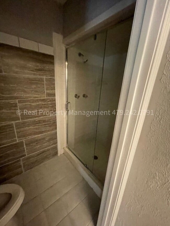 Building Photo - 8801 Meandering Way