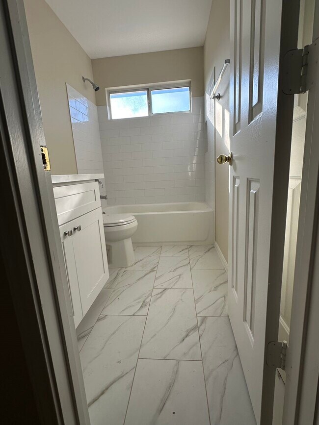 Building Photo - 1751 Heddon Falls Dr