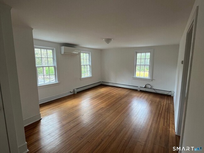 Building Photo - 94 Honey Hill Rd