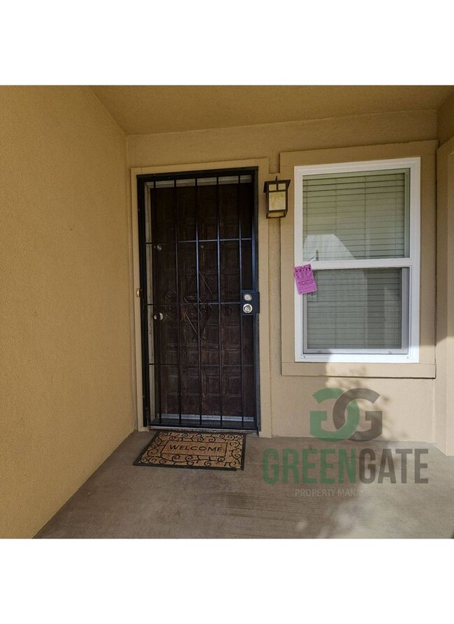 Building Photo - 3 Bedroom 2 Bath Modesto home available!!