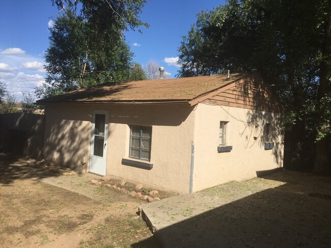 Building Photo - 16 W Brookside St