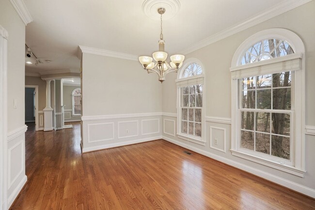 Building Photo - 3 Bedroom 3.5 Bathroom Townhouse// Vienna/...