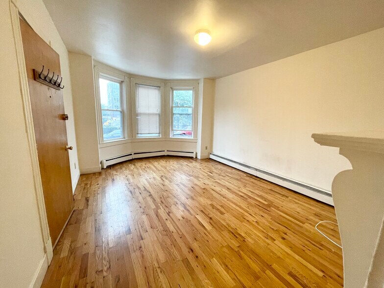 Building Photo - 1570 Tremont St