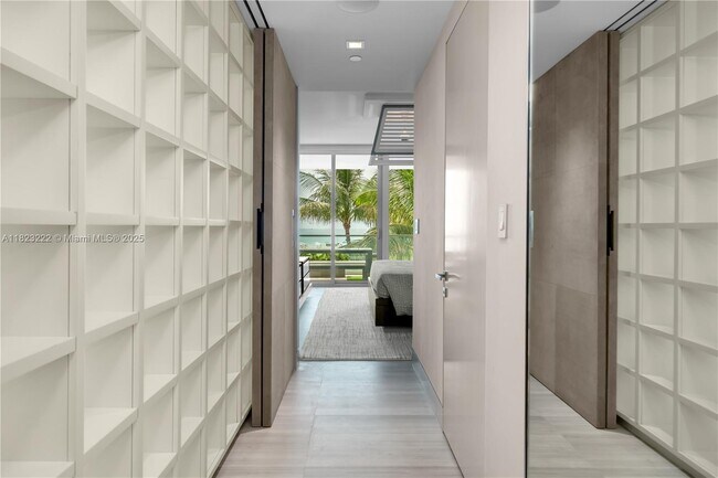 Building Photo - 321 Ocean Dr