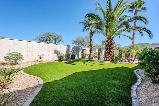 Building Photo - Stunning 4 bed 2.5 bath home with pool, in...