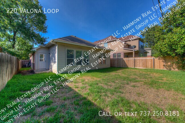 Building Photo - 220 Valona Loop