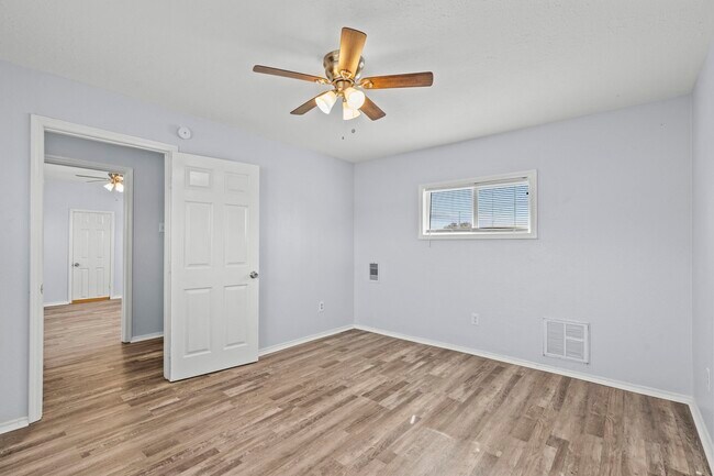 Building Photo - 228 Orange St