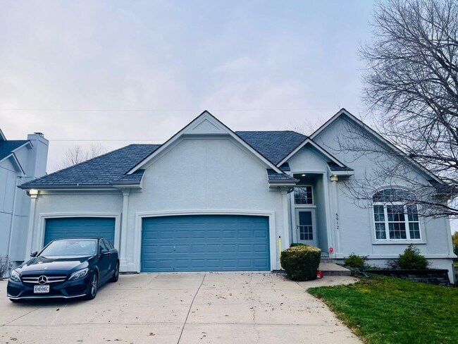 Primary Photo - 5912 NE Turquoise Dr