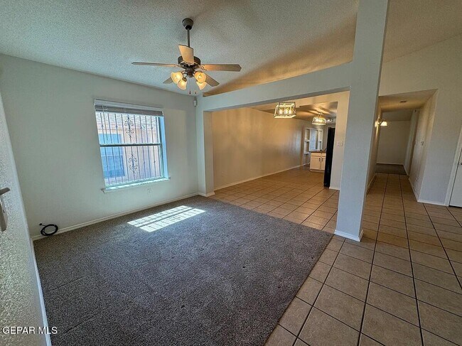 Building Photo - 10041 Paloma Dr