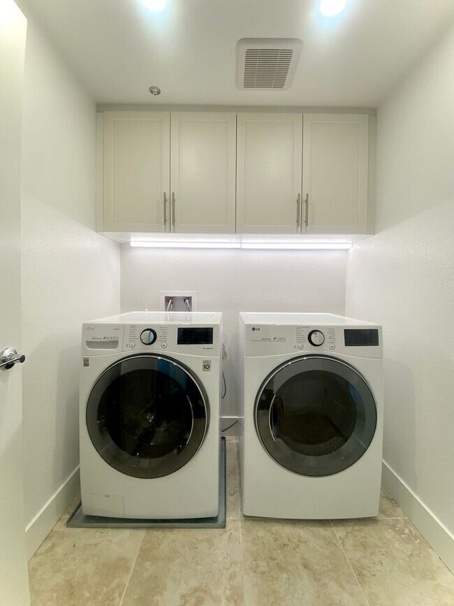 Building Photo - Modern 3-Bed Condo Near Warm Springs/South Fremont BART Station