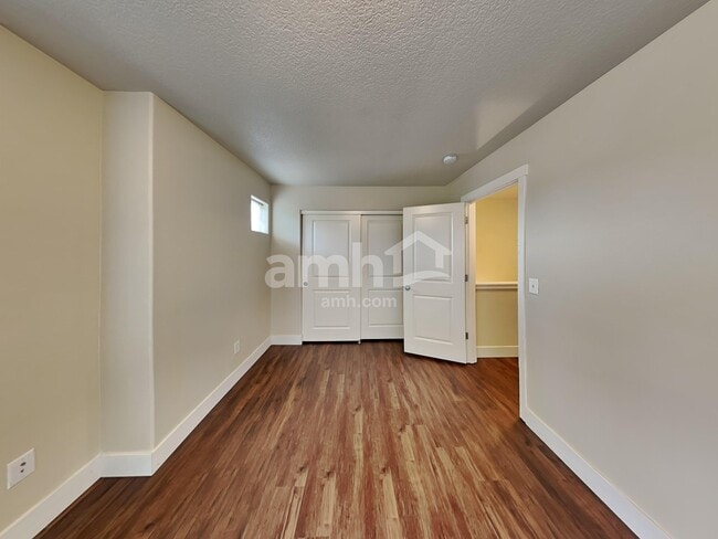 Building Photo - 1390 Alpine Lakes St SE