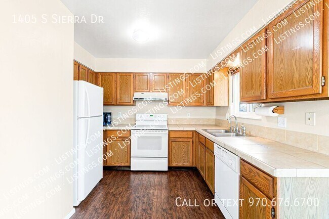 Building Photo - 1405 S Sierra Dr