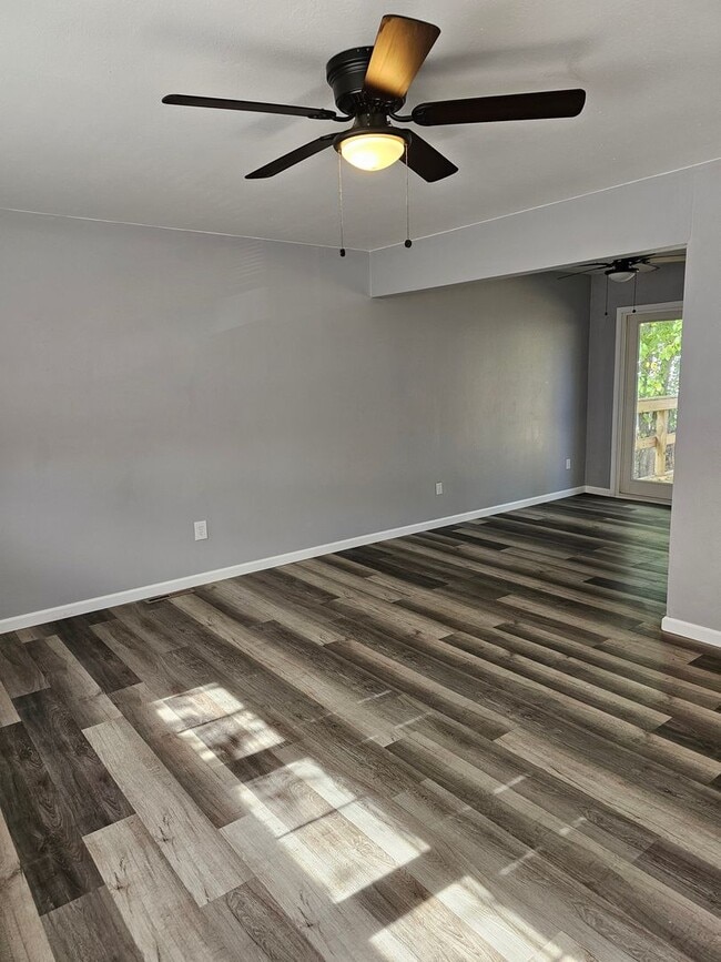 Building Photo - Sandridge Road Duplex