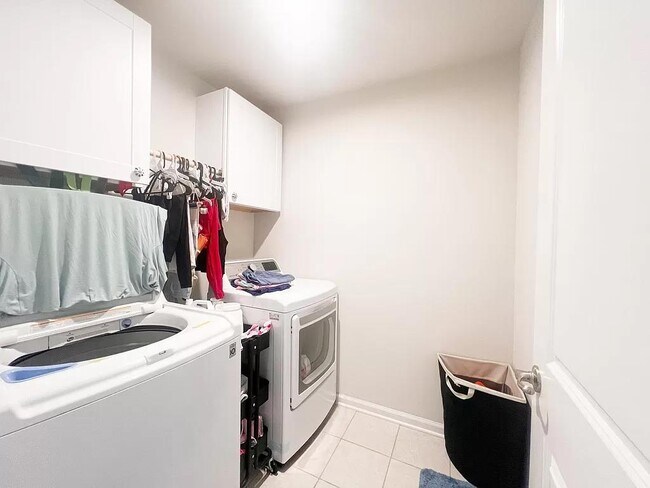 Building Photo - 100 Lilywood Ct