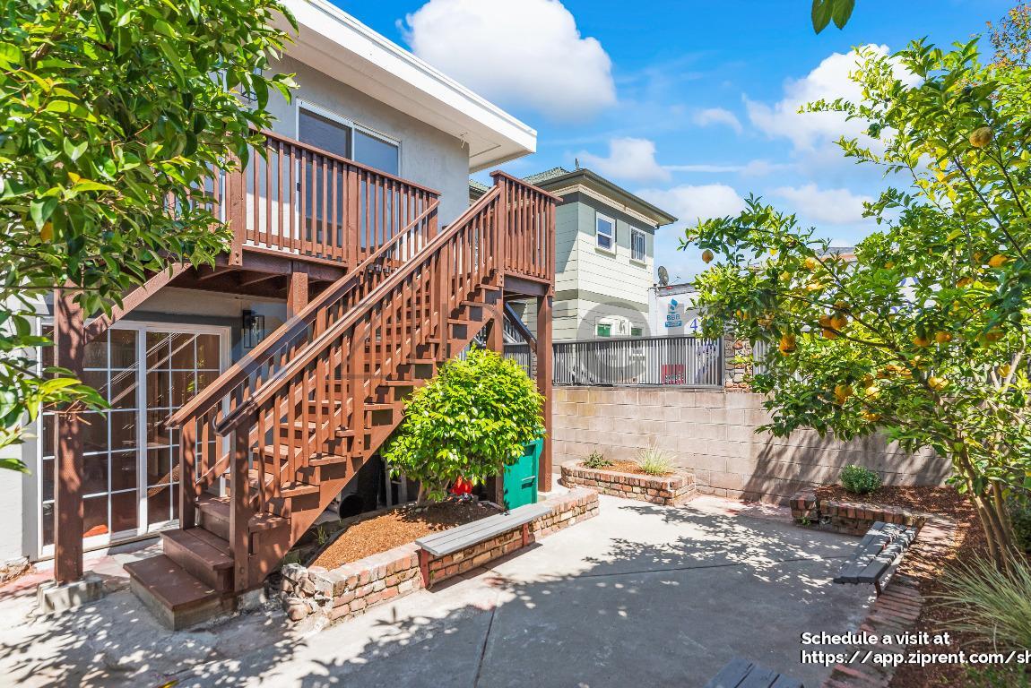 Building Photo - 669 33rd St