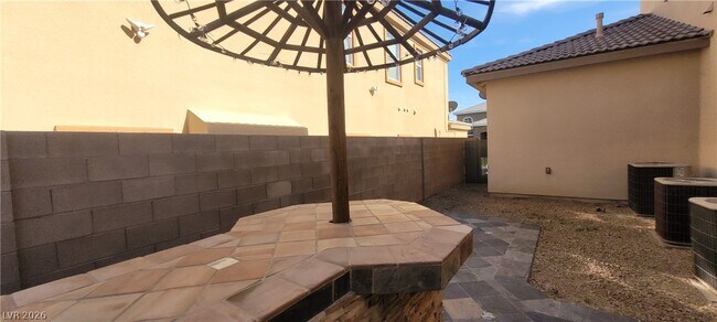 Building Photo - 7728 Villa De La Paz Ave