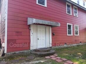 Building Photo - 861 W 48th St