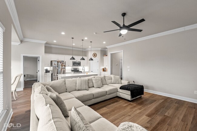 Building Photo - 315 Hummingbird Ln