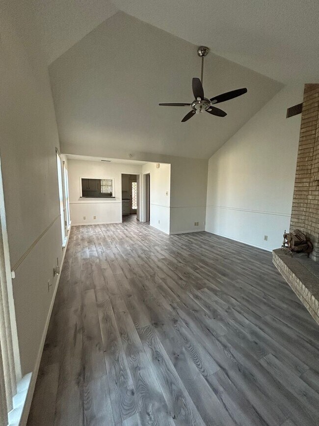 Building Photo - 4342 Esmond Dr