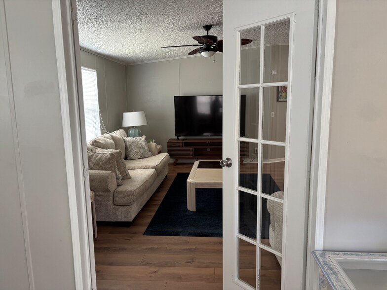 Building Photo - 29200 S Jones Loop Rd