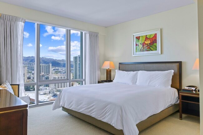 Building Photo - 223 Saratoga Rd