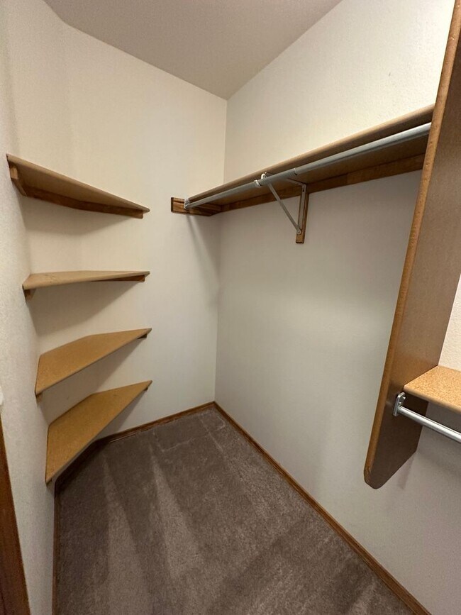 Building Photo - 7640 Lonergan Ct