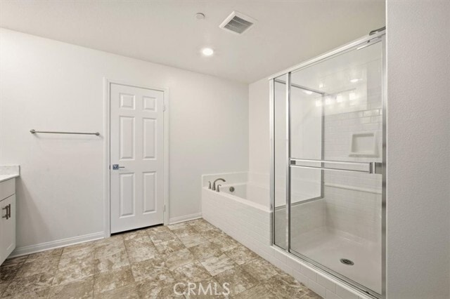 Building Photo - 14051 Diamond