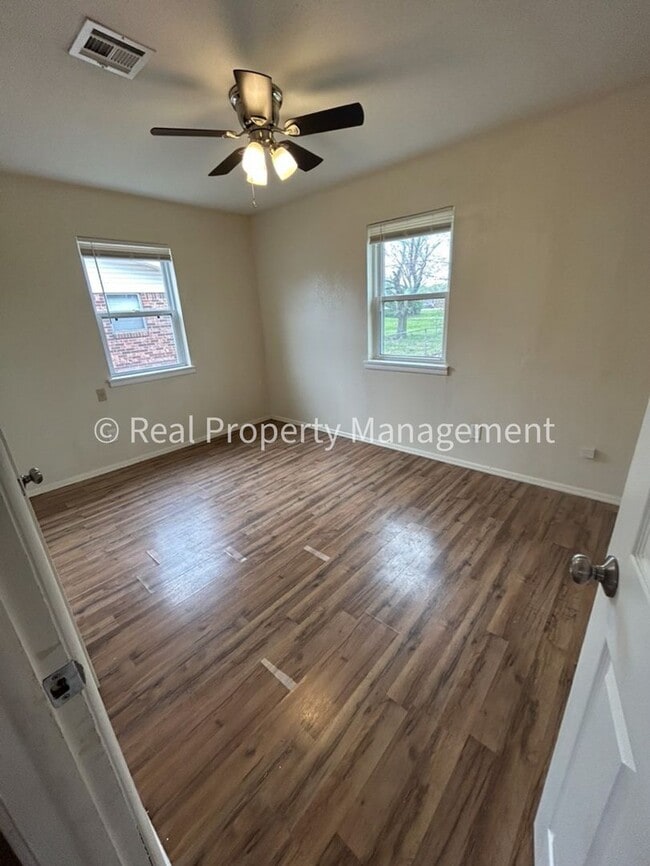 Building Photo - 7406 Cypress Ave