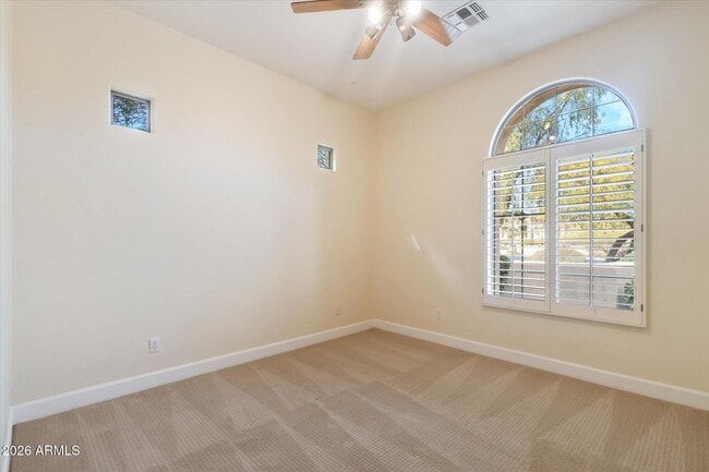Building Photo - 8451 E High Point Dr
