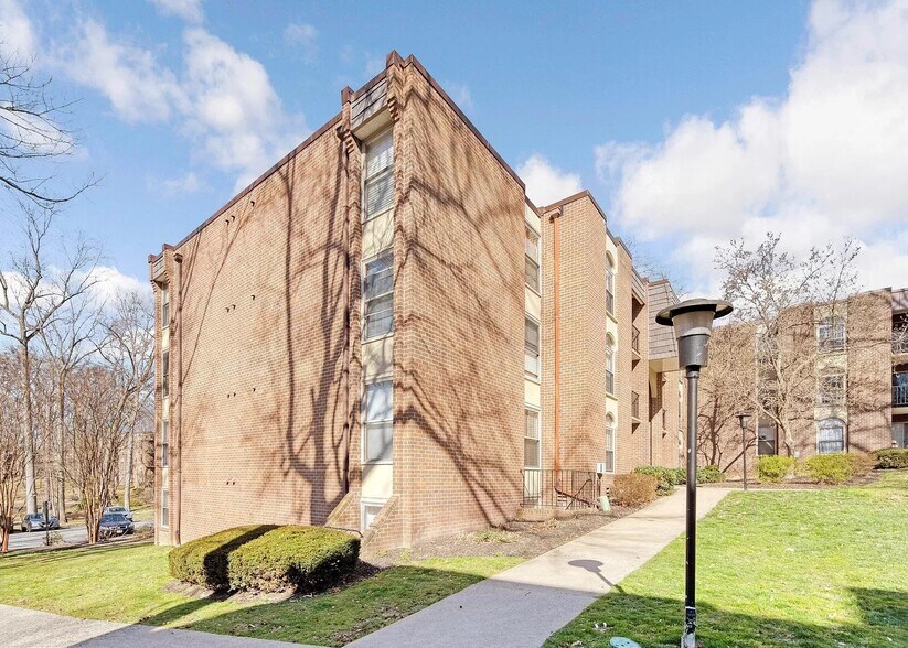 Building Photo - 3304 Woodburn Village Dr