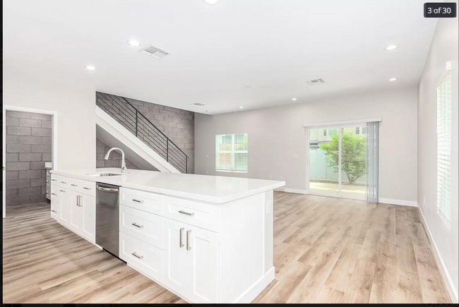 Building Photo - 3010 N 34th St