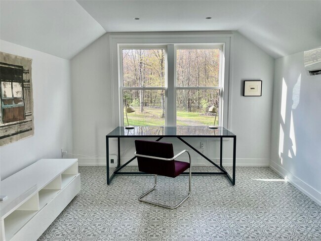 Building Photo - 323 Haddock Hill Rd
