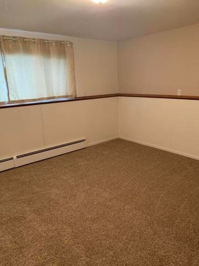 Building Photo - 4010 Crosson Dr