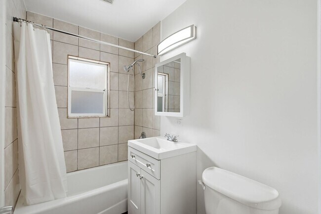 Building Photo - 541 Jackson Ave