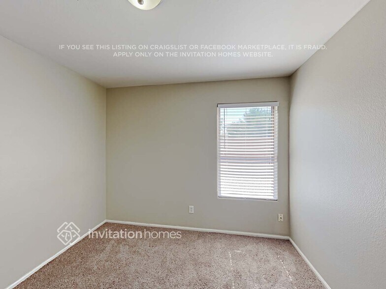 Building Photo - 16661 W Latham St