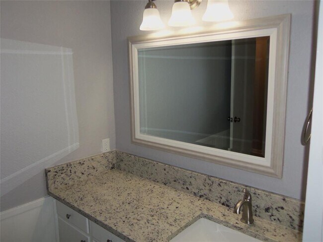 Building Photo - 3305 Dolphin Cove