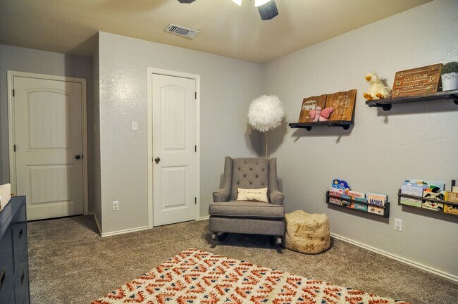 Building Photo - Beautiful 4 Bed 2.5 Bath in South Lubbock!