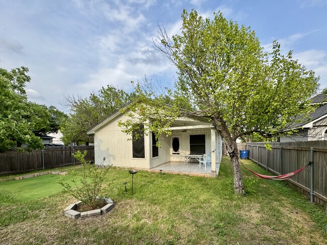 Building Photo - 8957 Taline Cir
