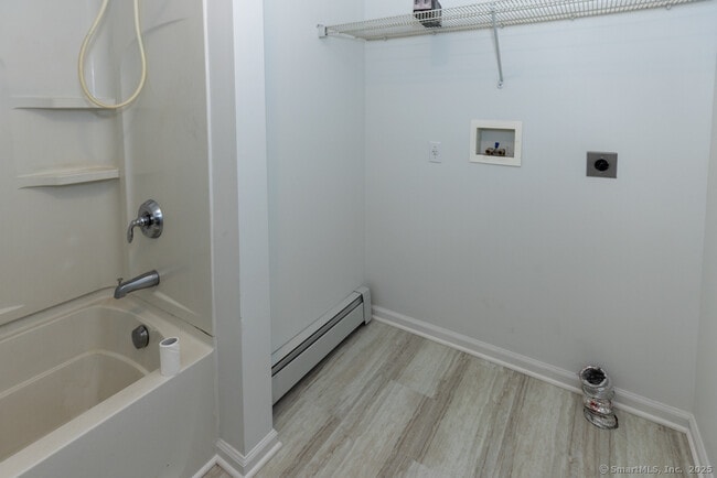 Building Photo - 9 Denmore Ln