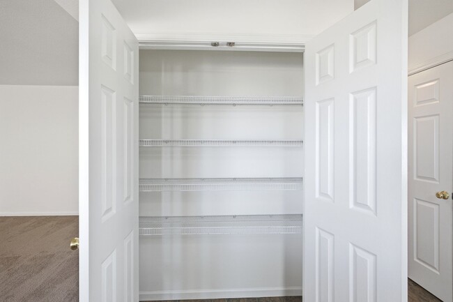 Building Photo - 2413-2415 Northampton Dr.