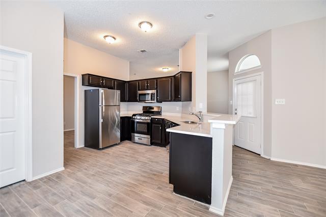Building Photo - 2406 Garden Creek Dr