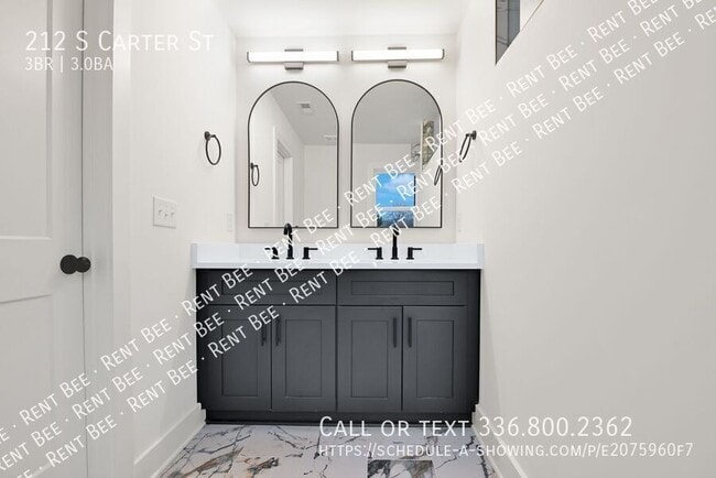 Building Photo - 212 S Carter St