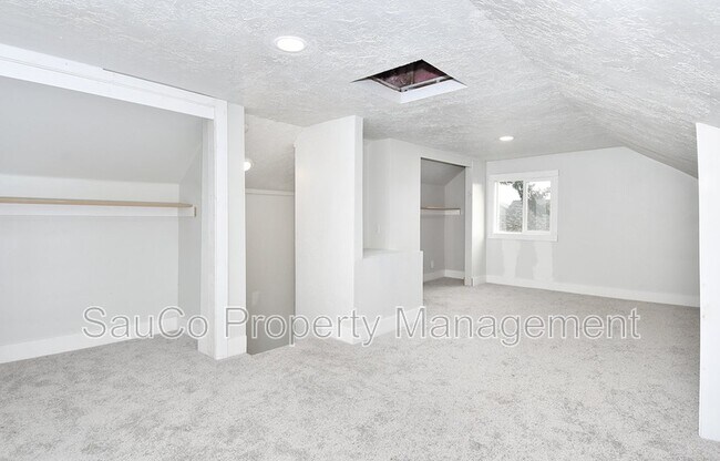 Building Photo - 202 NE 92nd Pl